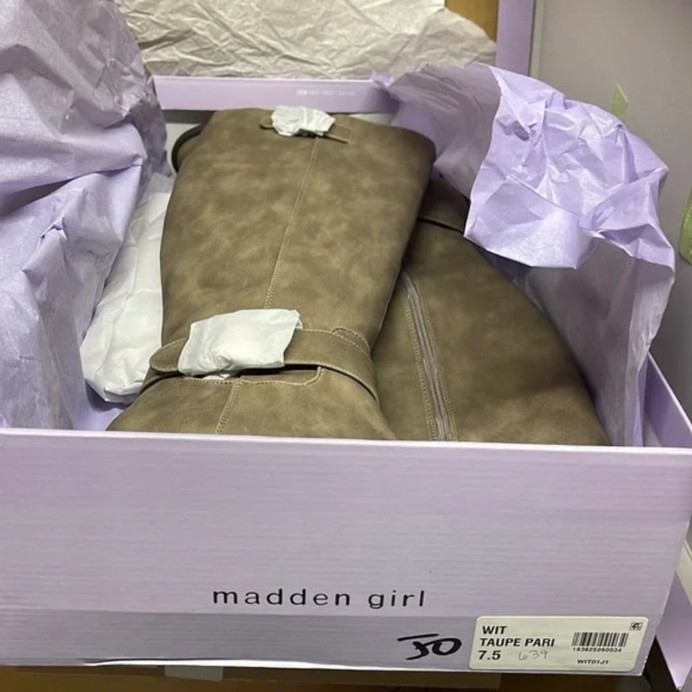 BNWT Madden Girl Taupe Wit Tall Riding Boots